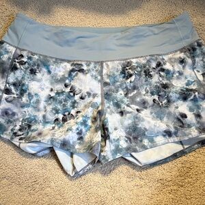 Lululemon Hotty Hot Shorts - 10